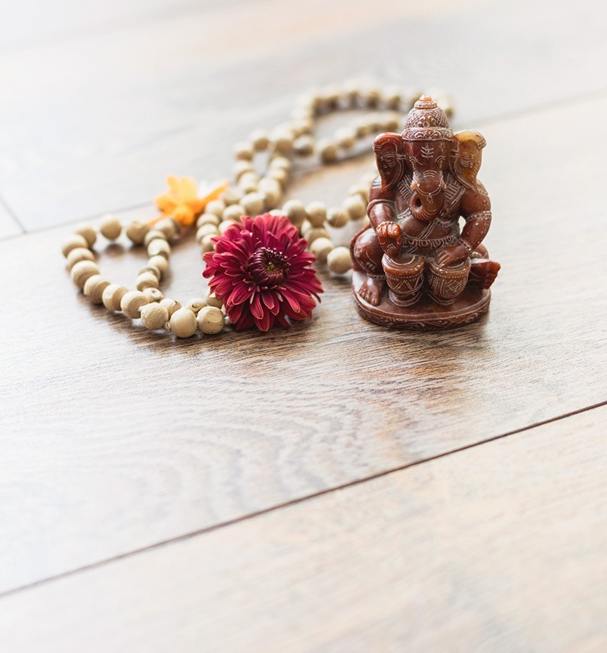 Meditation Mala und Ganesha